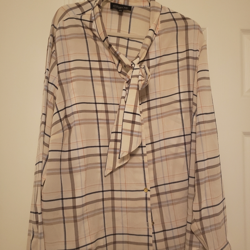 Bow tie Blouse - Picture 2 of 4
